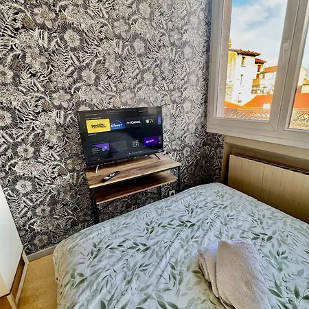 Hyper Centre De - N22 Βαλένς