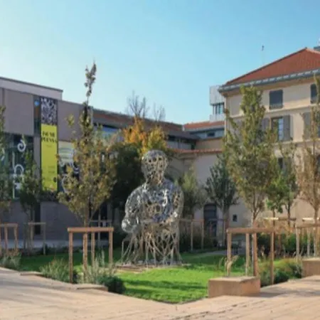 Hyper Centre De - N22 * Valence (Drome)