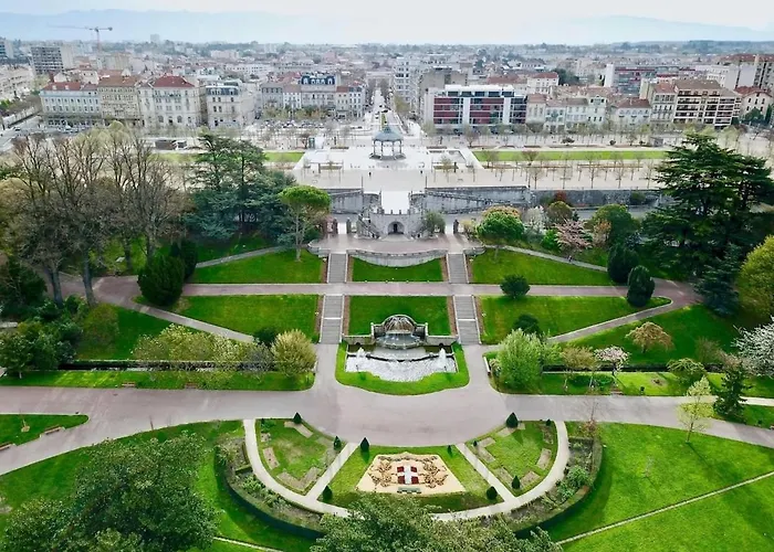 Hyper Centre De - N22 Βαλένς